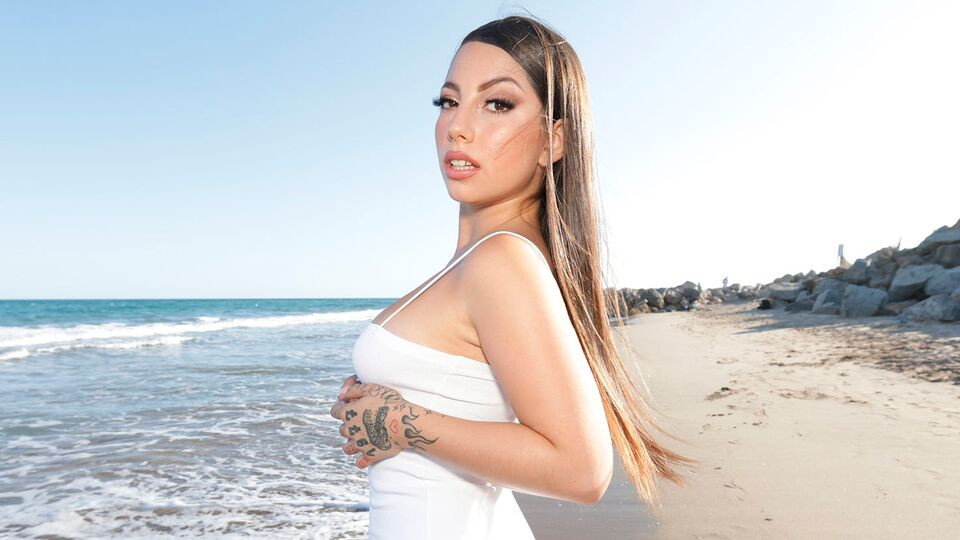Junoesque Roma Amor's masturbation action Free Porn Videos | BestPornHubs.