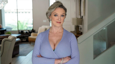 Dee Williams's short hair smut by Anal Mom
