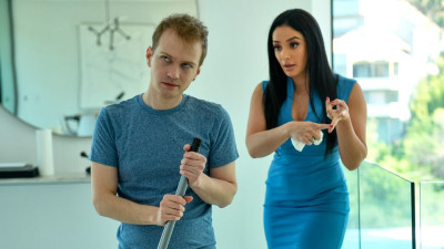 Sheena Ryder and Tia Cyrus's big tits xxx by Mom Swap