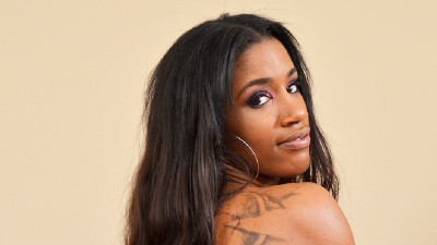 Sinful Winter Dinero - small tits video - Ebony Tugs