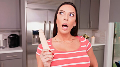 Watch enticing Rachel Starr's action