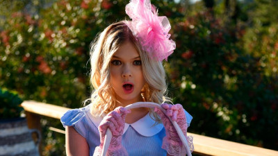 Exxxtra Small featuring Coco Lovelock's talking movie
