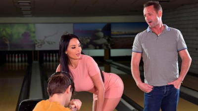 Wet Nataly Gold and Anissa Kate at missionary action