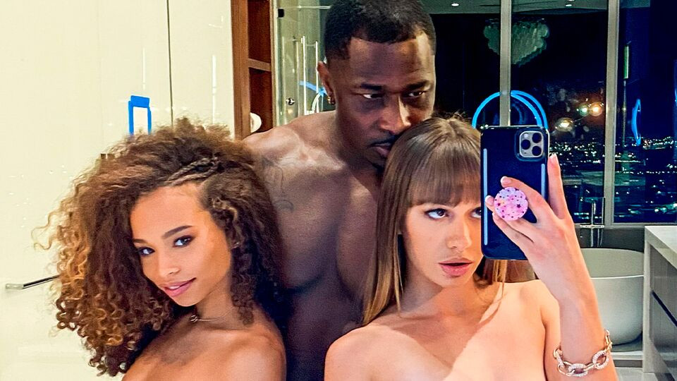 Naomi and Cecilia's reverse cowgirl dirt Free Porn Videos | BestPornHubs.