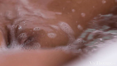 Eveline Dellai and Ginebra Bellucci's close up porn by Viv Thomas