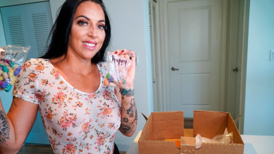 Blowjob dirt with well-formed Lillith Morningstar from Stay Home MILF