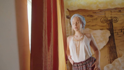 Watch insatiable Nikki Hill's trailer