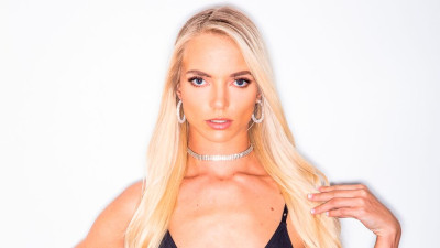 Tushy Raw featuring Lana Sharapova's handjob dirt