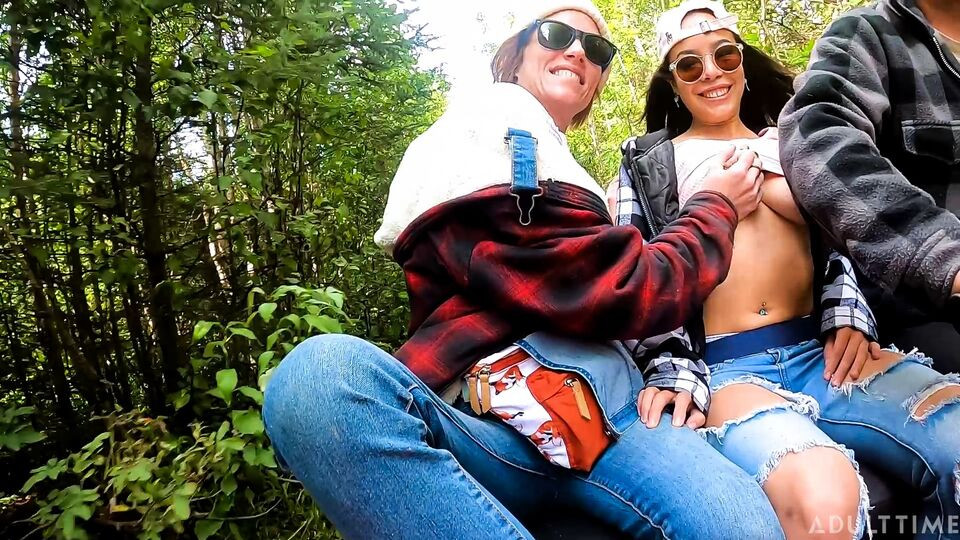 Pulchritudinous Lana Mars and AK Gingersnaps's legs on shoulders dirt Free Porn Videos | BestPornHubs.