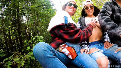 Pulchritudinous Lana Mars and AK Gingersnaps's legs on shoulders dirt