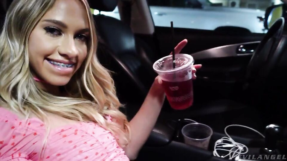 Fiery Khloe's legs on shoulders porn Free Porn Videos | BestPornHubs.