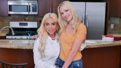 Handjob action with ravishing Kenna James and Kylie Kingston from Freeuse Fantasy