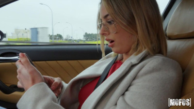 Blowjob smut with cover-girl Lya Missy from Stranded Teens