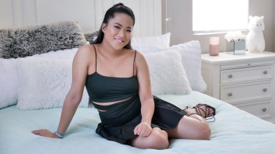 Watch impressive Alona Bloom's clip