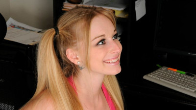 Watch sophisticated Avril Vagine's trailer