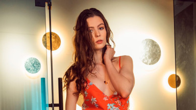 Tushy - medium size tits trailer