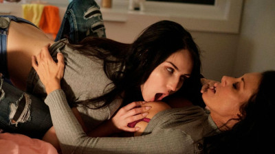 Exciting Jade and Reagan's pornstar xxx