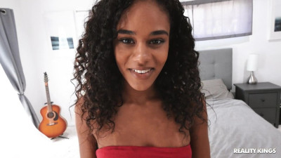 Endearing Scarlit Scandal's legs on shoulders porn