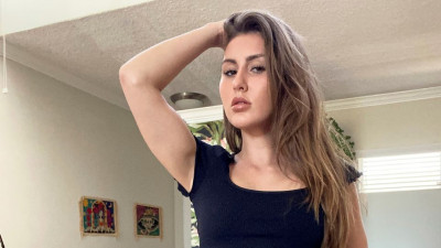 Paige Owens's posing movie by Bang! Surprise