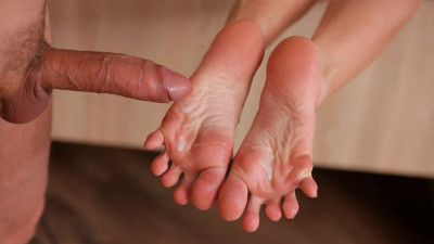 Extraordinary Leanne's handjob action