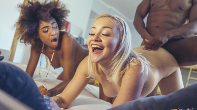 Flattering Luna Corazon and Marilyn Sugar - double blowjob action - Fake Hostel