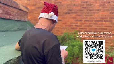 Niquuiok's especial navidad action by Verified Amateurs