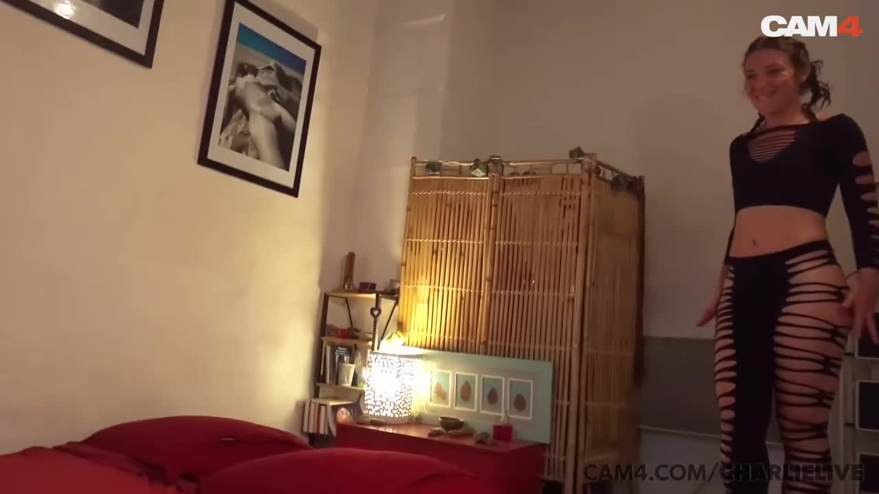 Gorgeous Charlie Liveshow at cougar scene Free Porn Videos | BestPornHubs.