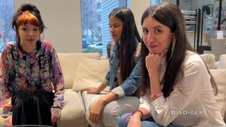 Katty West and DisDiger's public pickups dirt by Verified Amateurs Free Porn Videos | BestPornHubs.